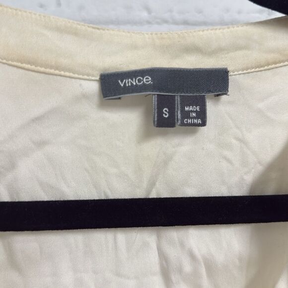 Vince Cream Buttoned Blouse with Mandarin Collar Sleeveless Button Down XS - Picture 2 of 4